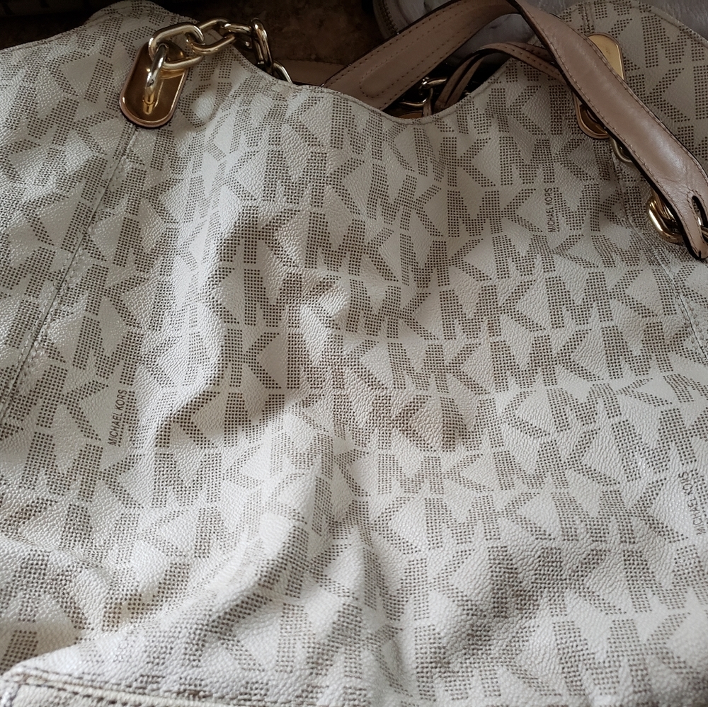 Michael Kors purse